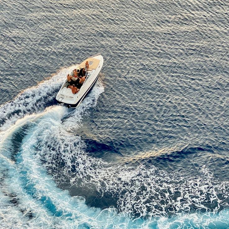 Yacht living snapshot